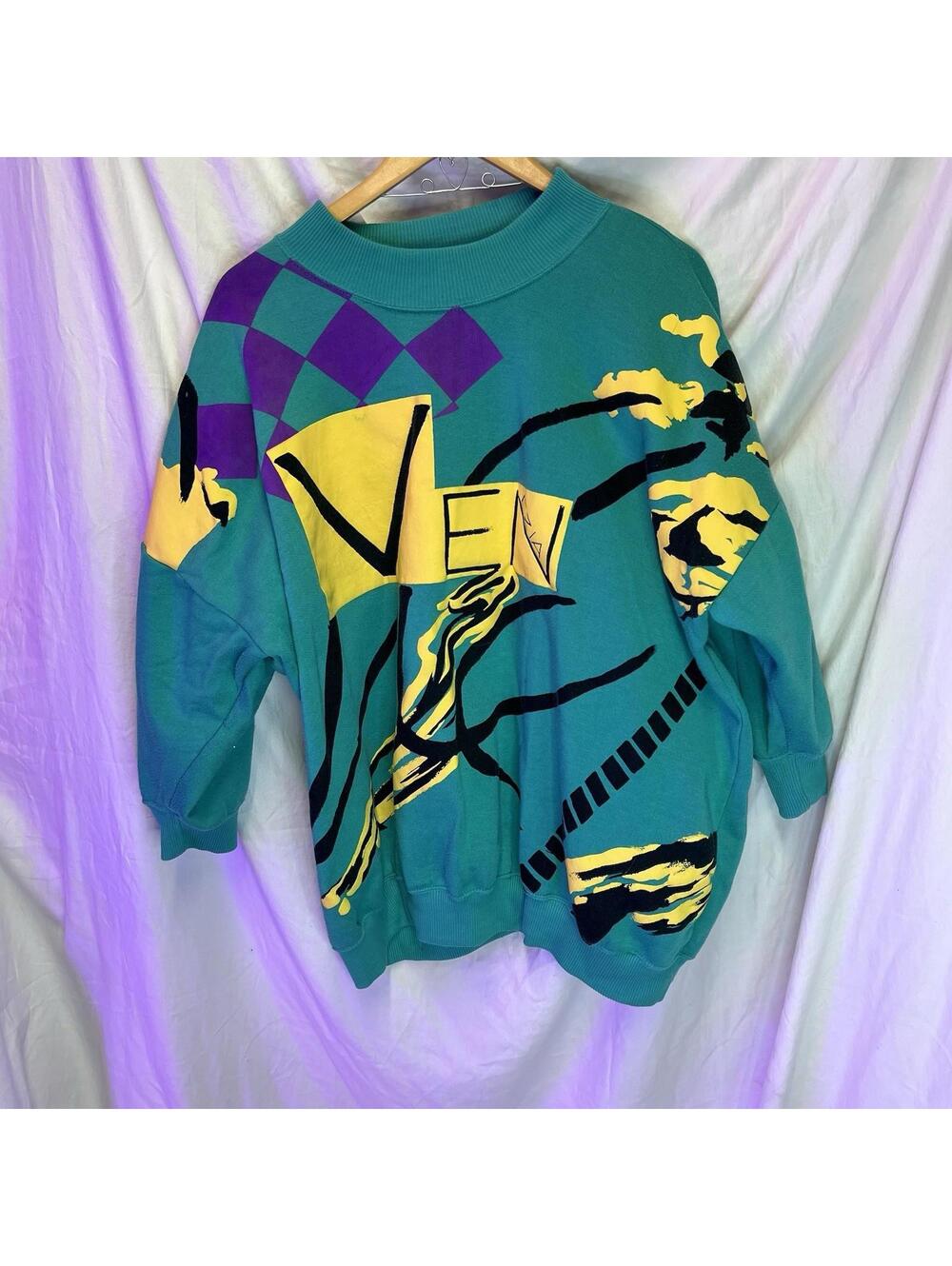 VINTAGE DI VENEZIA SWEATSHIRT One Size Fits All. Green, Yellow, Purple
